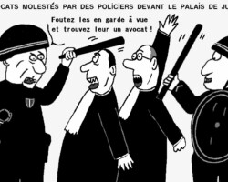 La police moleste des avocats devant le palais de justice - Frep (25/10/15)